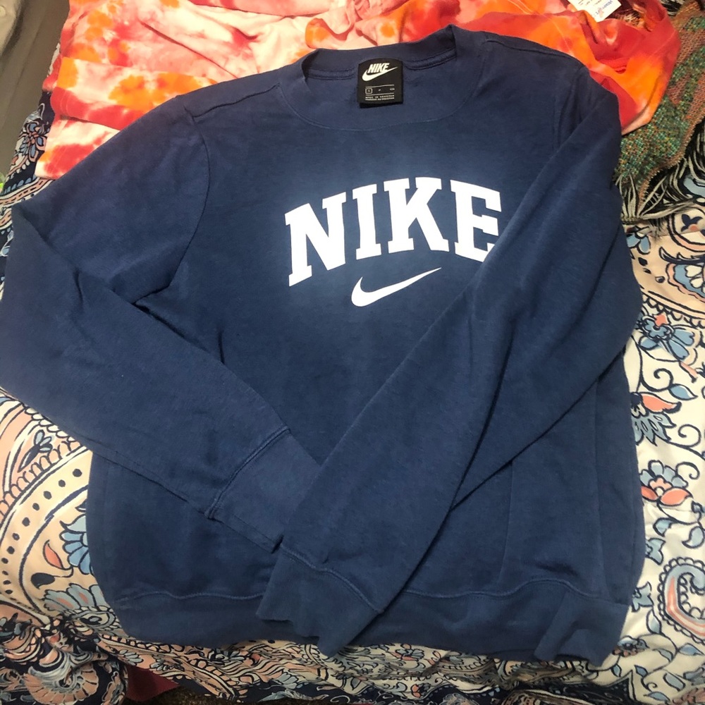 ✨Women’s Nike Sweatshirt✨